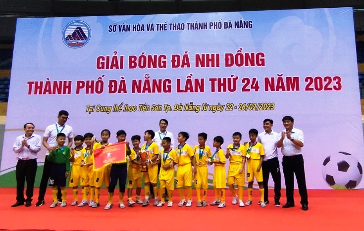 ảnh trao giải nhi đồng 2023